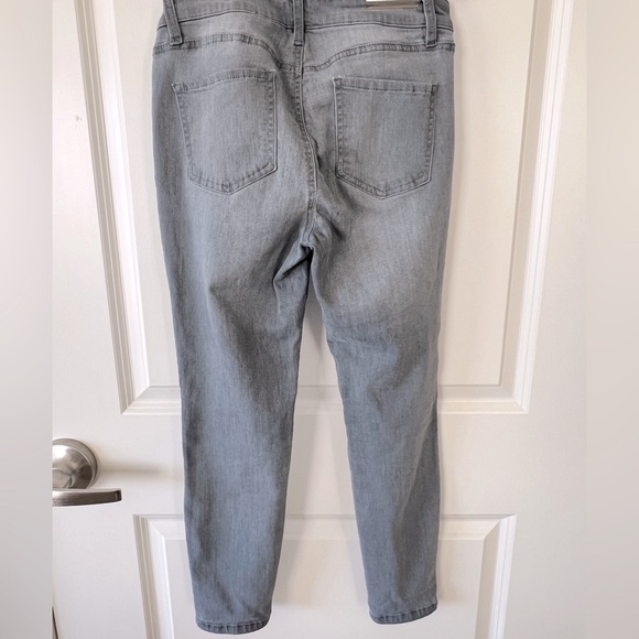 Buffalo Women’s Grey Jeans. Size 4/27. - Picture 5 of 5